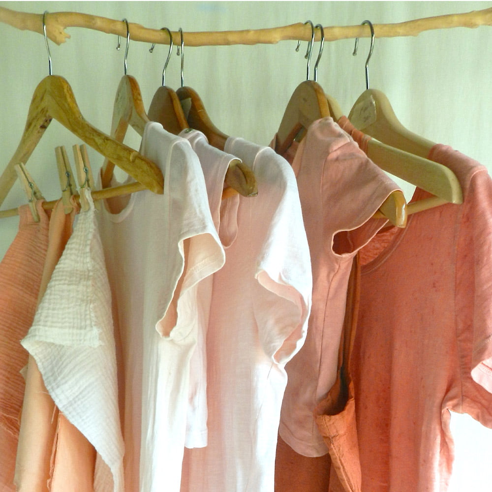 Diferentes camisetas de algodón orgánico marca Pompetas